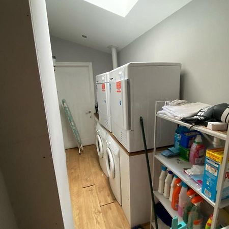 إلثام Large House Close To Greenwich المظهر الخارجي الصورة