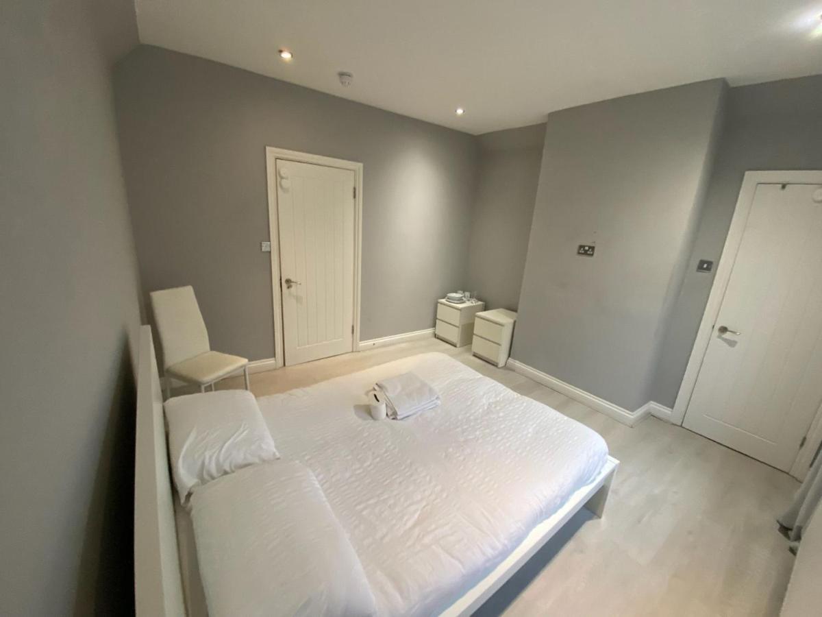 إلثام Large House Close To Greenwich المظهر الخارجي الصورة