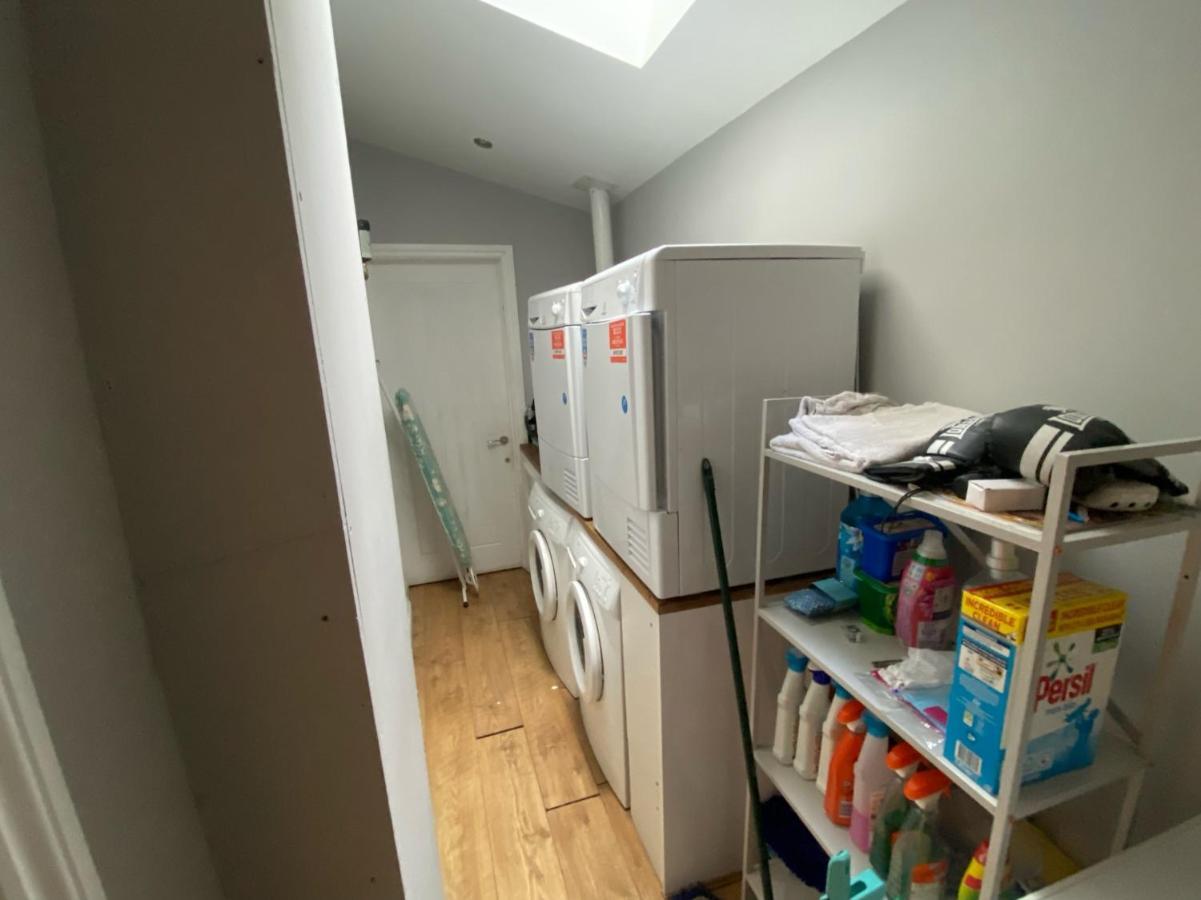 إلثام Large House Close To Greenwich المظهر الخارجي الصورة