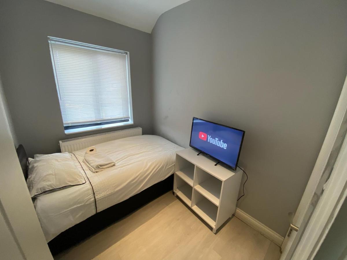 إلثام Large House Close To Greenwich المظهر الخارجي الصورة