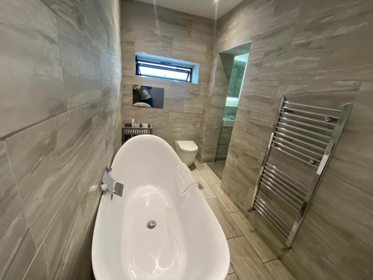 إلثام Large House Close To Greenwich المظهر الخارجي الصورة