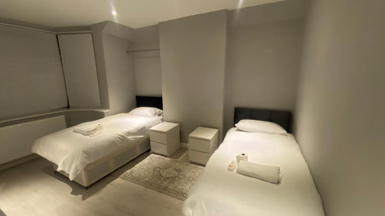 إلثام Large House Close To Greenwich المظهر الخارجي الصورة