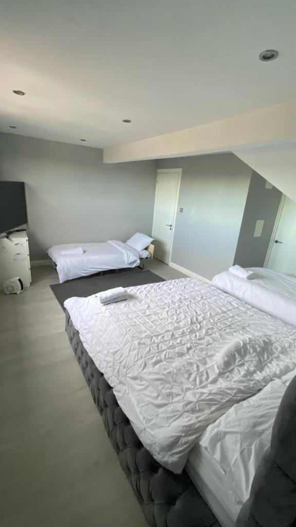إلثام Large House Close To Greenwich المظهر الخارجي الصورة