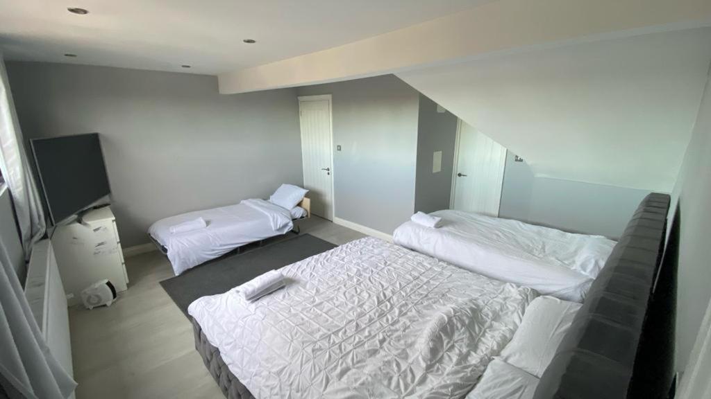 إلثام Large House Close To Greenwich المظهر الخارجي الصورة