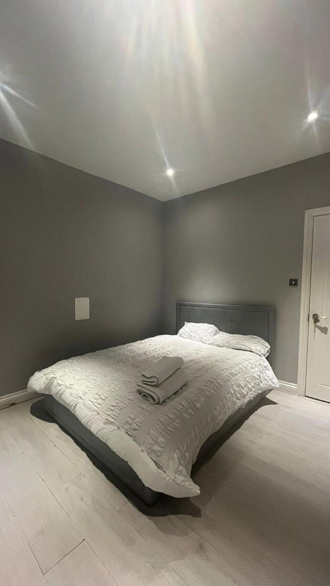 إلثام Large House Close To Greenwich المظهر الخارجي الصورة