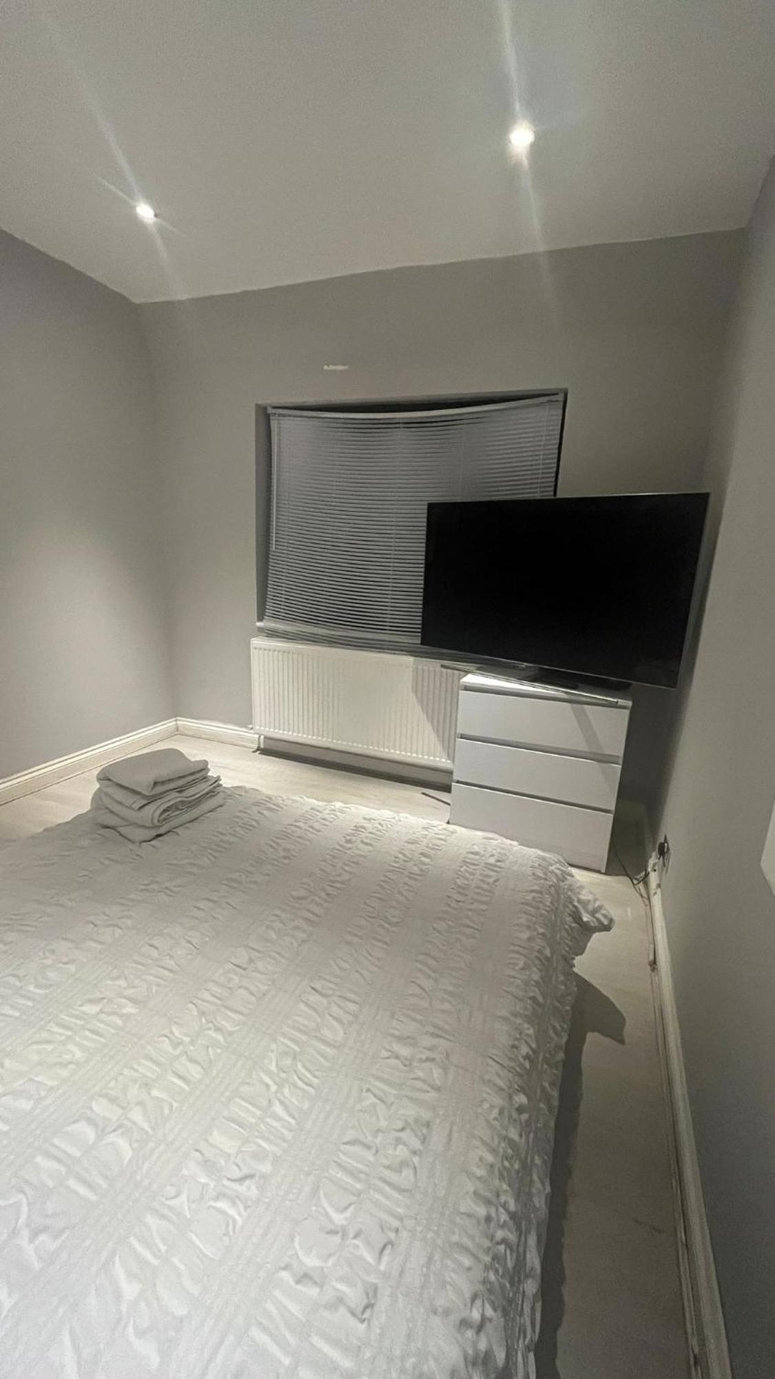 إلثام Large House Close To Greenwich المظهر الخارجي الصورة